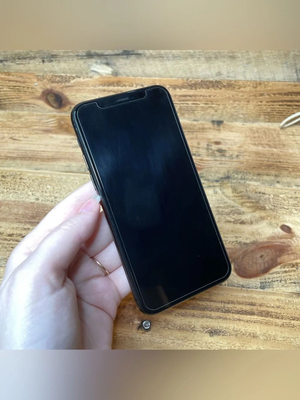 Unlocked Apple iPhone 11 Pro 512GB 18.6.2 MW9L2LL/A (WATER DAMAGE READ)